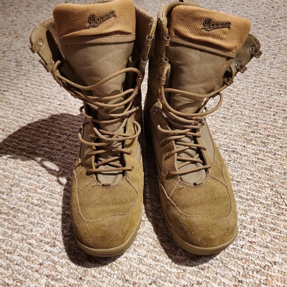 Danner Tanicus 8\